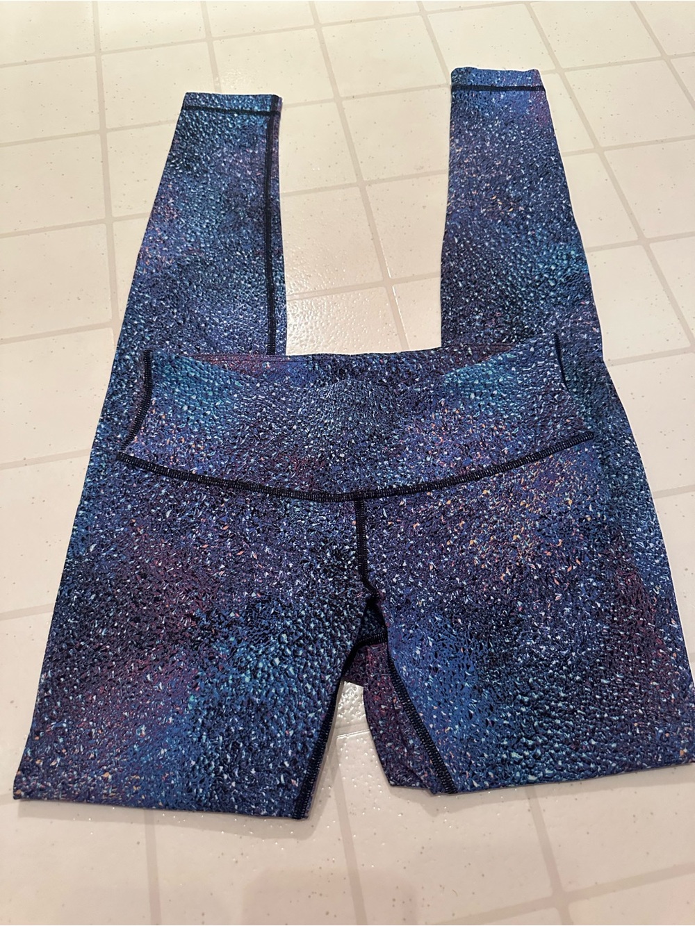 Lululemon Wunder Under Pant III (Full-On Luxtreme)
Strive Multi Black size 6